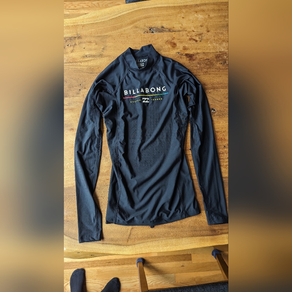 Billabong Mens - Loose Fit Rash Guard